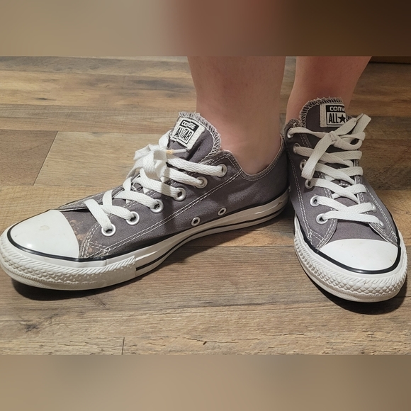 Hardly worn gray 9.5 Converse - Picture 8 of 10